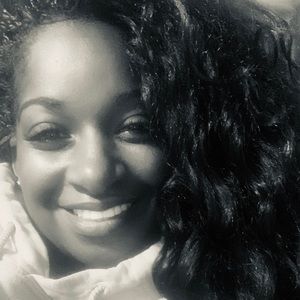 Meet your Posher, Nicole